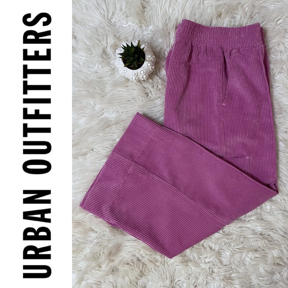 Urban Outfitters wide leg cropped lilac corduroy high rise pants, Size S